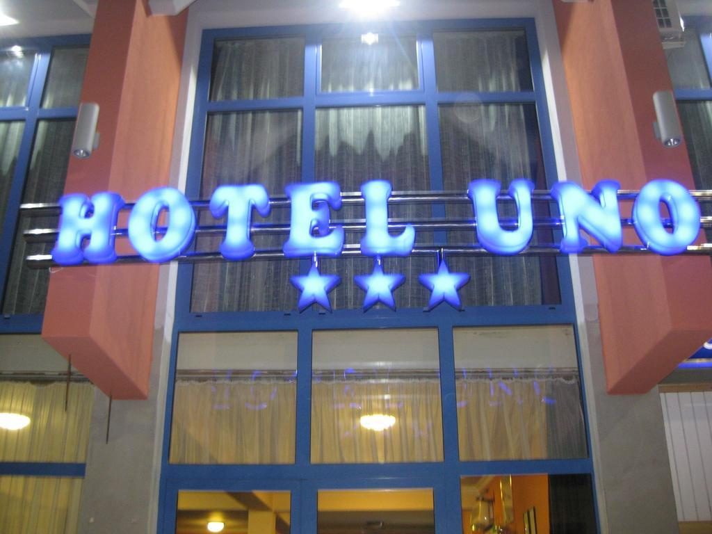 Hotel Uno Kecskemét Exterior foto